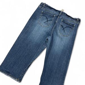 Vintage Faded Glory Blue denim capri jeans